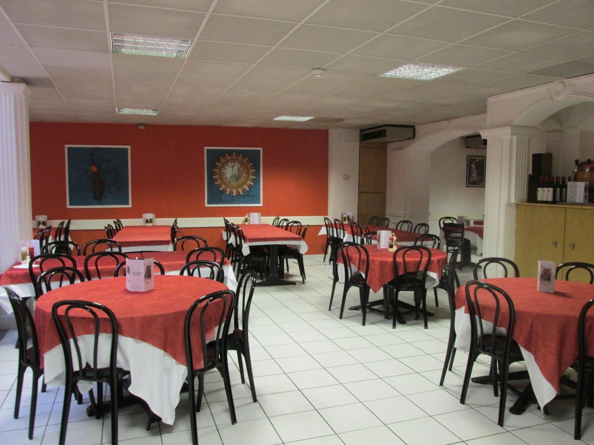 Hotel Estival Arriel Lourdes Esterno foto